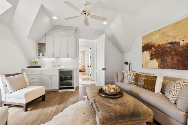 135 North Lake Drive, Sunset, SC 29685