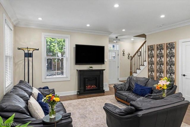 63 Church St, Lambertville City, NJ 08530