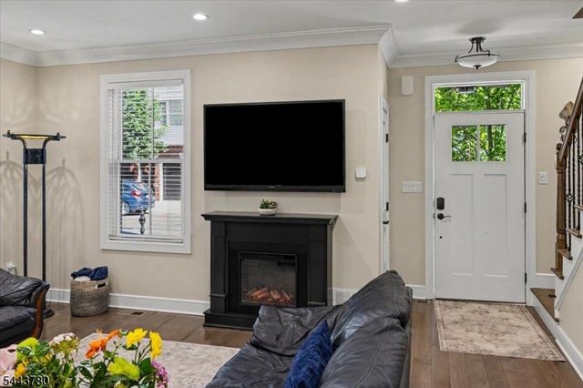 63 Church St, Lambertville City, NJ 08530