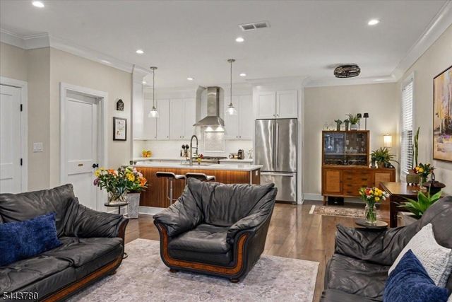 63 Church St, Lambertville City, NJ 08530