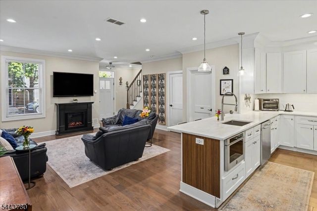 63 Church St, Lambertville City, NJ 08530