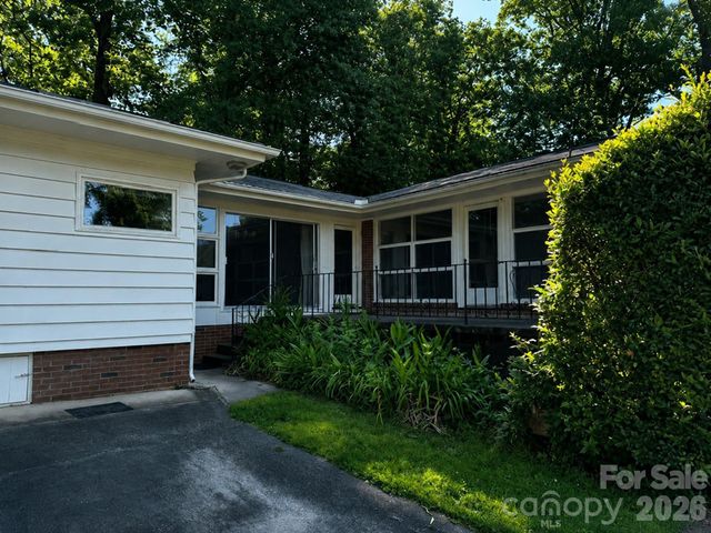 2028 Ferncliff Road, Charlotte, NC 28211