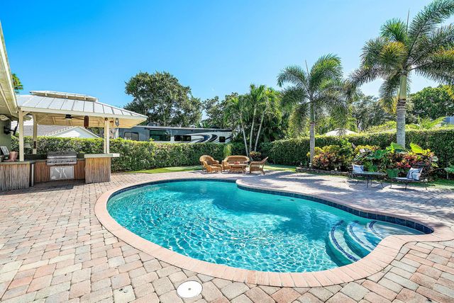 4298 Magnolia Street, Palm Beach Gardens, FL 33418