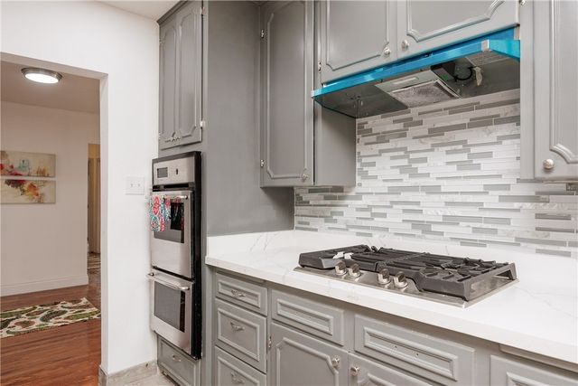 615 E Henderson St, Bishop, TX 78343