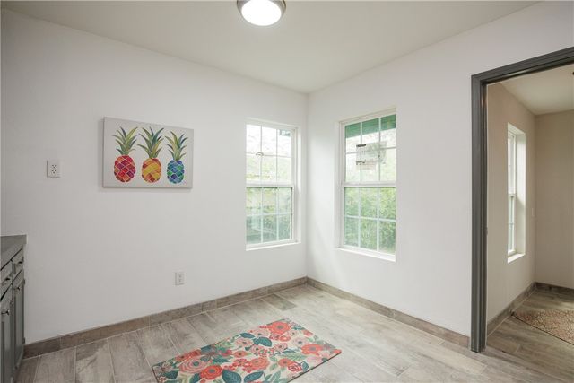 615 E Henderson St, Bishop, TX 78343