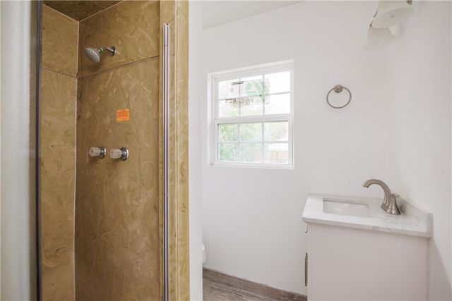 615 E Henderson St, Bishop, TX 78343