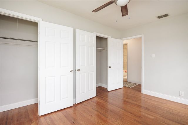 615 E Henderson St, Bishop, TX 78343