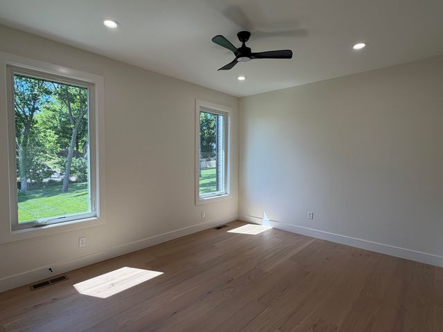 6039 S Holland Avenue, Springfield, MO 65810