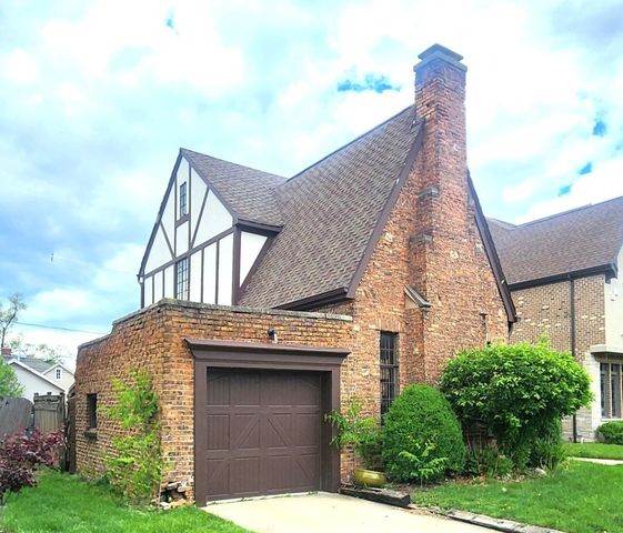 696 S Parkside Avenue, Elmhurst, IL 60126