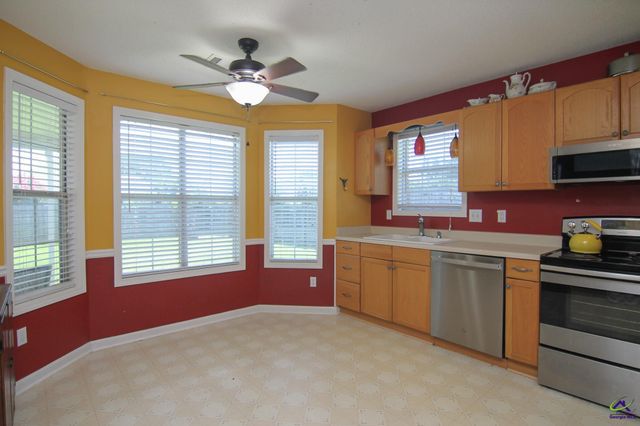 306 Bryson Way, Warner Robins, GA 31088