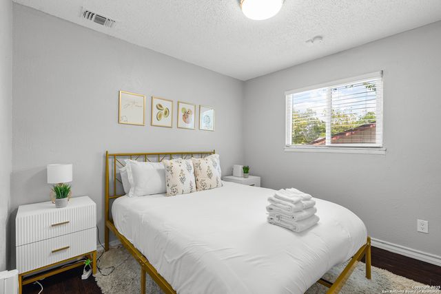 6806 Farrow Pl, San Antonio, TX 78240