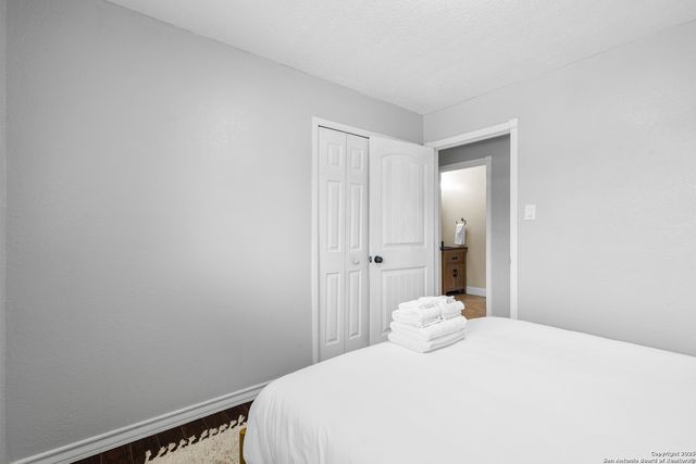 6806 Farrow Pl, San Antonio, TX 78240