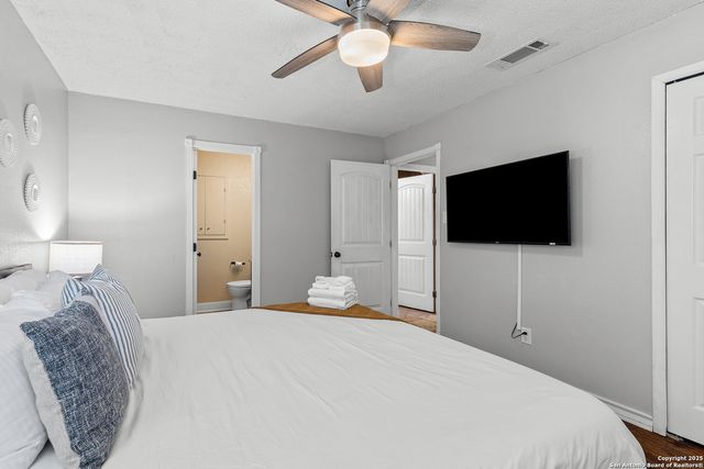 6806 Farrow Pl, San Antonio, TX 78240