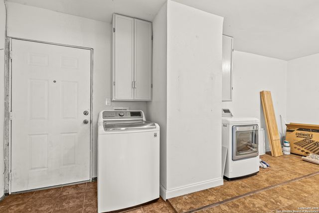 6806 Farrow Pl, San Antonio, TX 78240