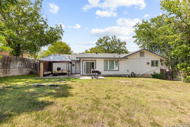 6806 Farrow Pl, San Antonio, TX 78240