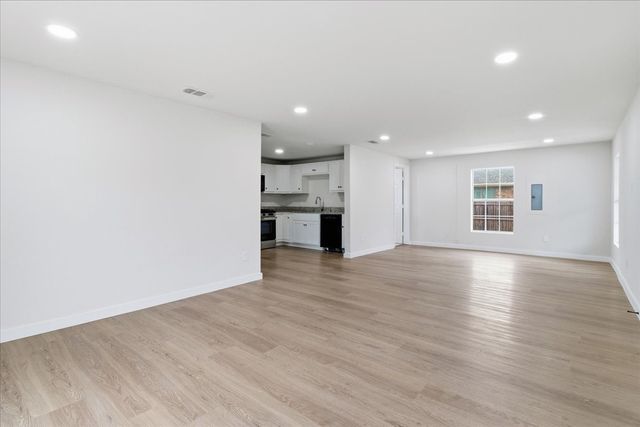 404 S Murray Street, Mckinney, TX 75069