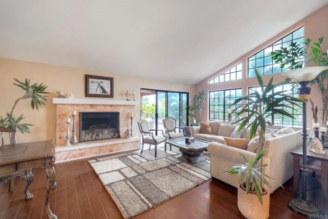 1817 Queens Way, Vista, CA 92084