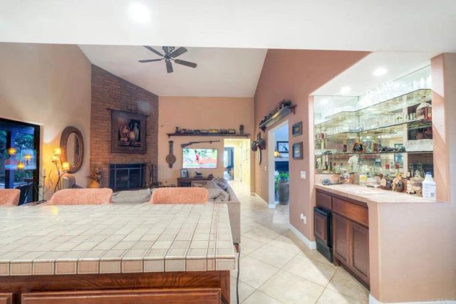 1817 Queens Way, Vista, CA 92084