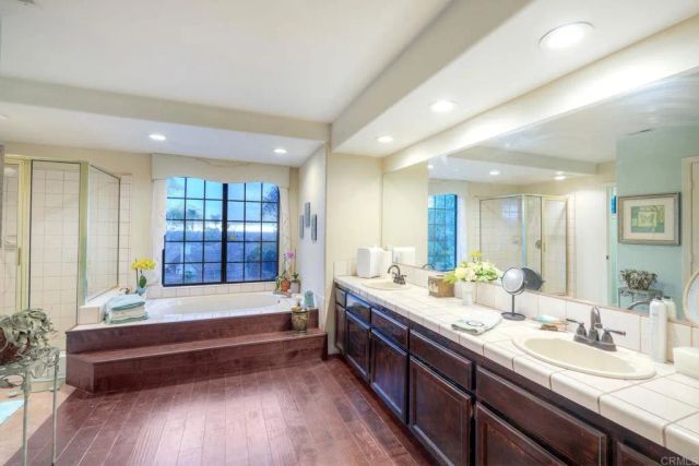 1817 Queens Way, Vista, CA 92084