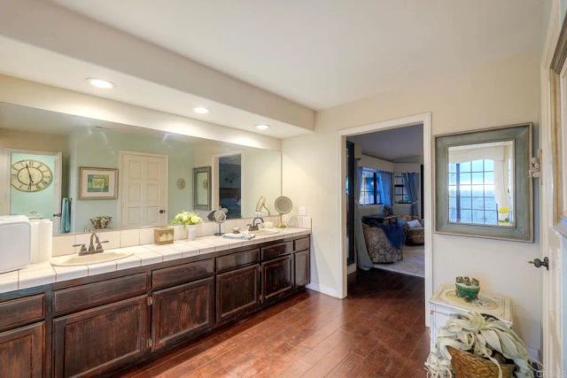 1817 Queens Way, Vista, CA 92084