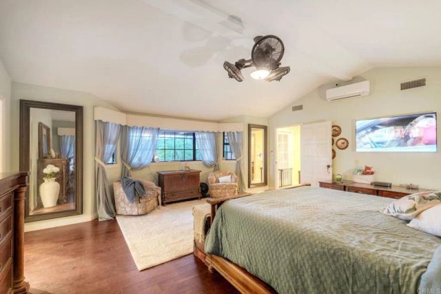 1817 Queens Way, Vista, CA 92084