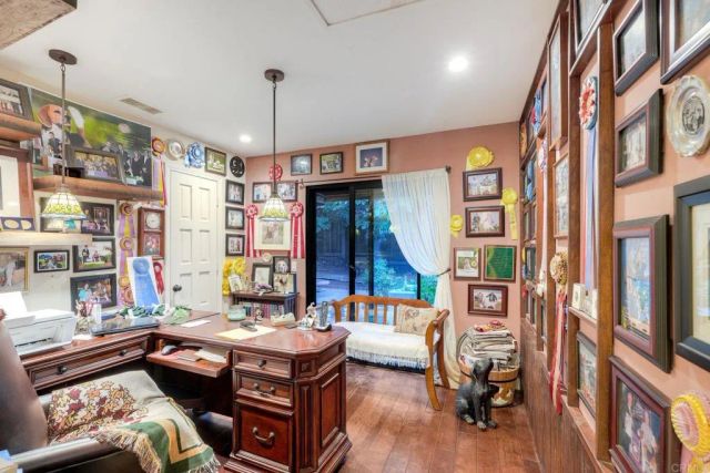 1817 Queens Way, Vista, CA 92084