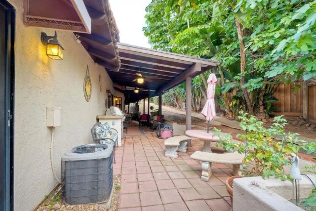 1817 Queens Way, Vista, CA 92084