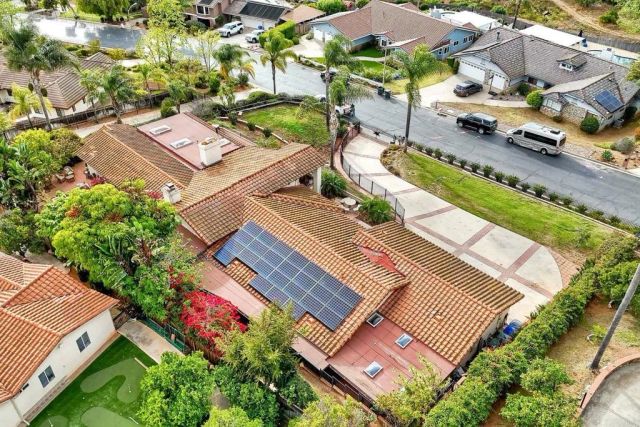 1817 Queens Way, Vista, CA 92084