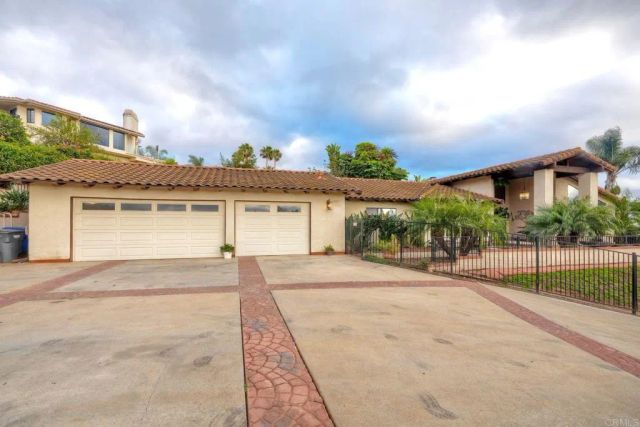 1817 Queens Way, Vista, CA 92084