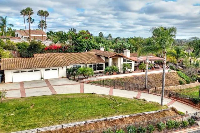 1817 Queens Way, Vista, CA 92084