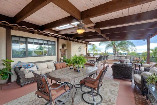 1817 Queens Way, Vista, CA 92084