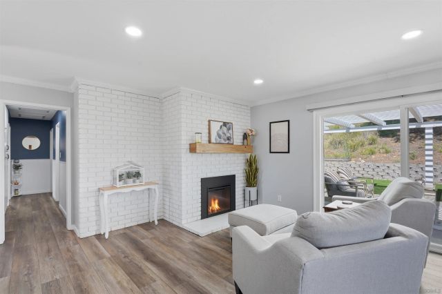 8182 Beaver Lake Dr, San Diego, CA 92119