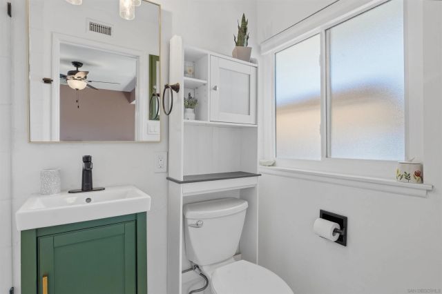 8182 Beaver Lake Dr, San Diego, CA 92119