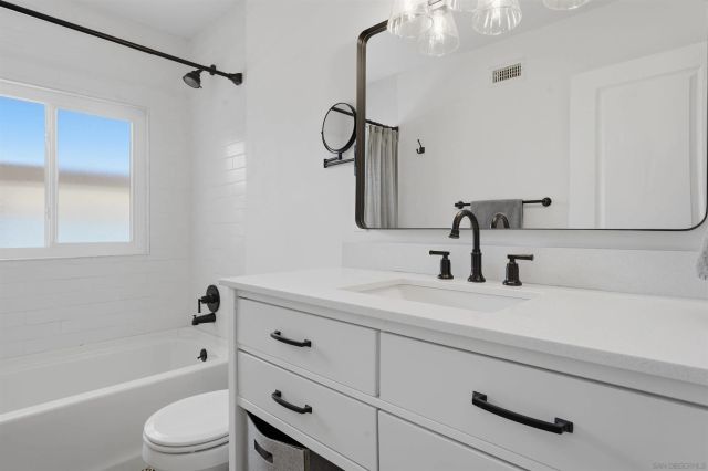 8182 Beaver Lake Dr, San Diego, CA 92119