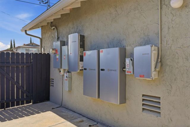 8182 Beaver Lake Dr, San Diego, CA 92119