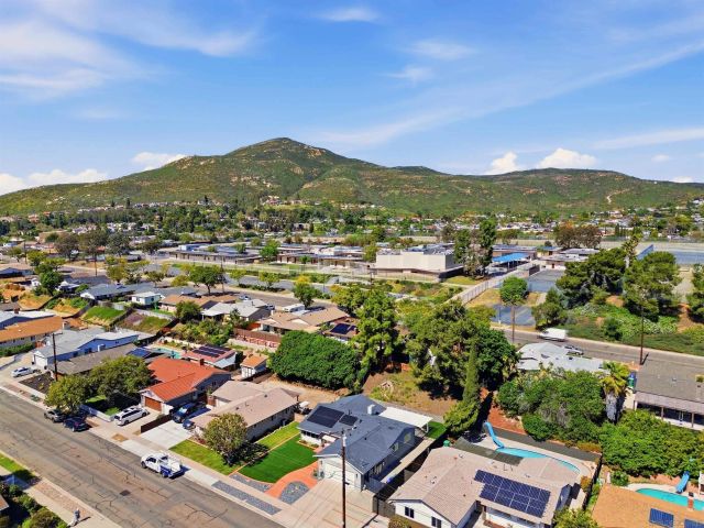 8182 Beaver Lake Dr, San Diego, CA 92119