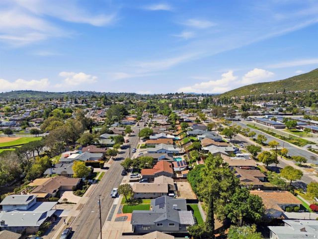 8182 Beaver Lake Dr, San Diego, CA 92119