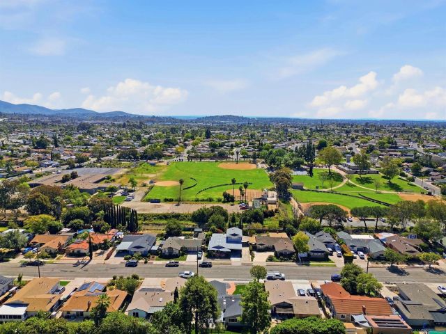 8182 Beaver Lake Dr, San Diego, CA 92119
