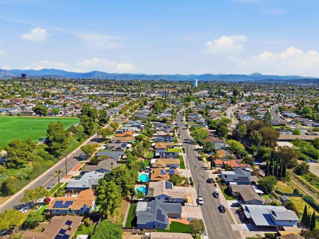 8182 Beaver Lake Dr, San Diego, CA 92119