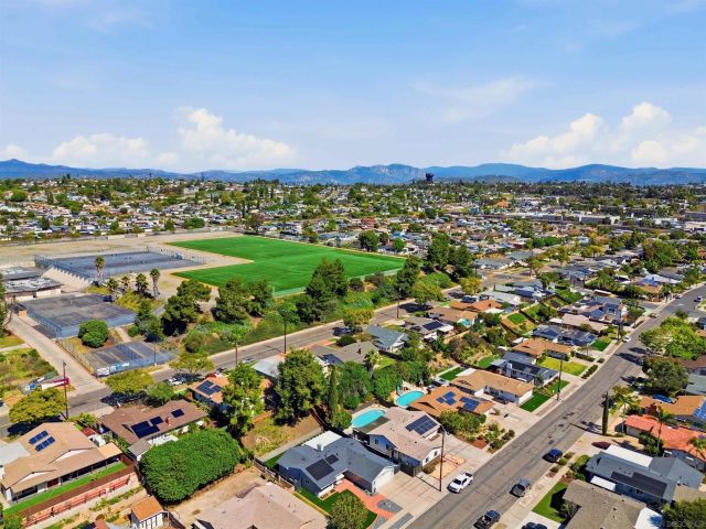 8182 Beaver Lake Dr, San Diego, CA 92119