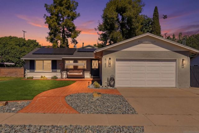 8182 Beaver Lake Dr, San Diego, CA 92119