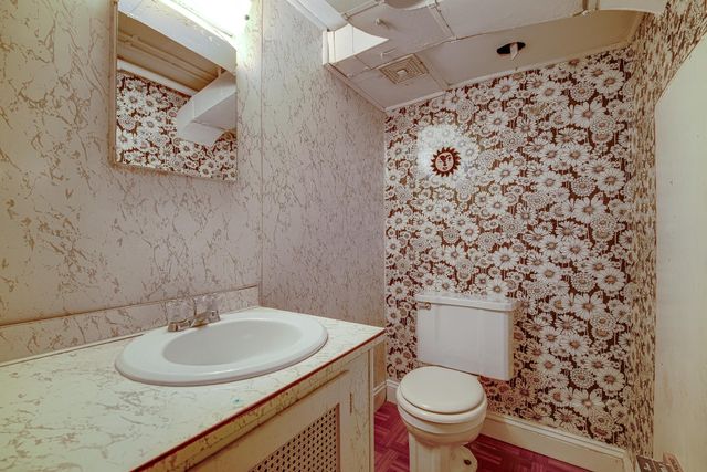 1074 GARRY TERRACE, Secaucus, NJ 07094