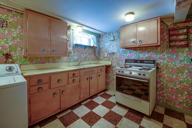 1074 GARRY TERRACE, Secaucus, NJ 07094