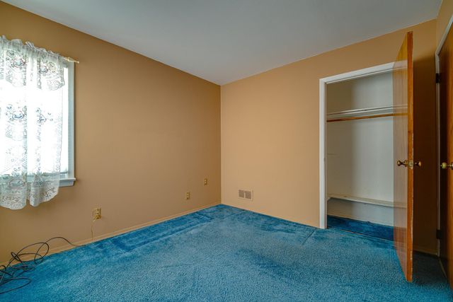 1074 GARRY TERRACE, Secaucus, NJ 07094