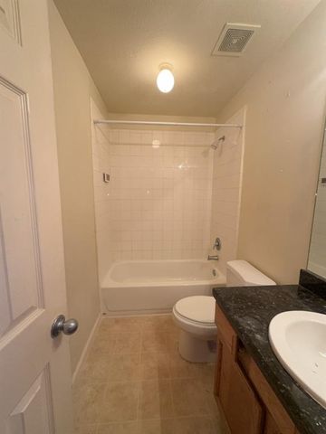 10211 Azalea Village, Houston, TX 77088