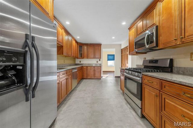 13112 Royal Pines Drive, St Louis, MO 63146