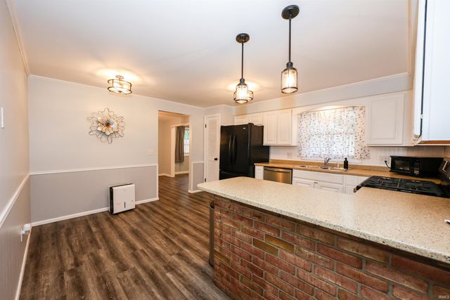 7007 Forestwood Drive, Fort Wayne, IN 46815