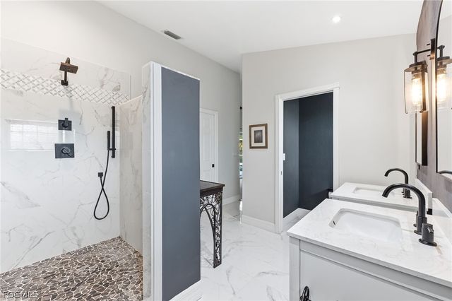 1377 Coconut DR, Fort Myers, FL 33901