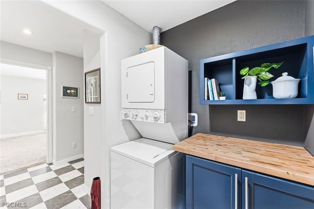 1377 Coconut DR, Fort Myers, FL 33901