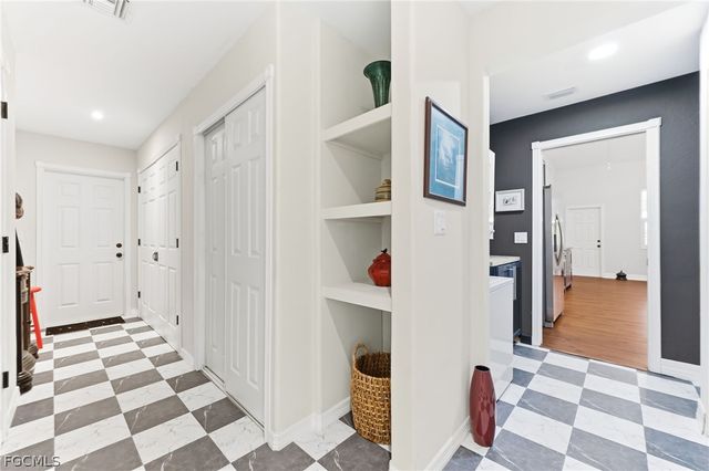 1377 Coconut DR, Fort Myers, FL 33901